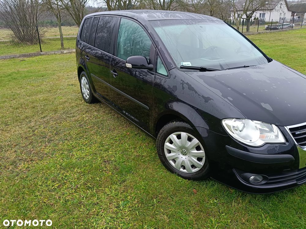 Volkswagen Touran 1.9 TDI DPF Blue Motion Conceptline - 4