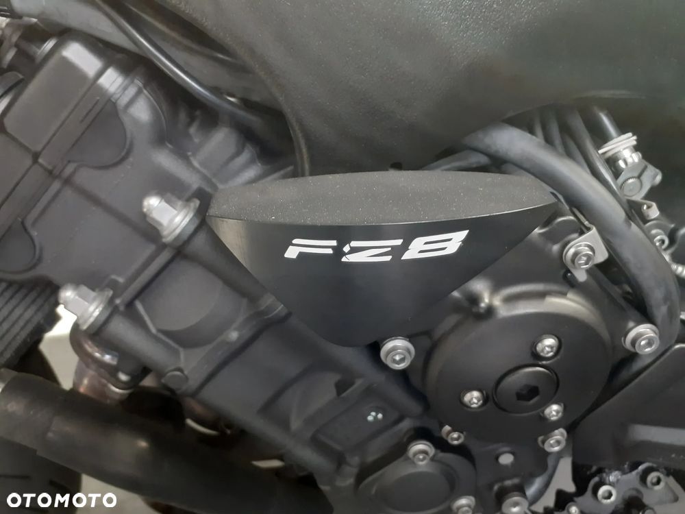 Yamaha FZ8 - 10