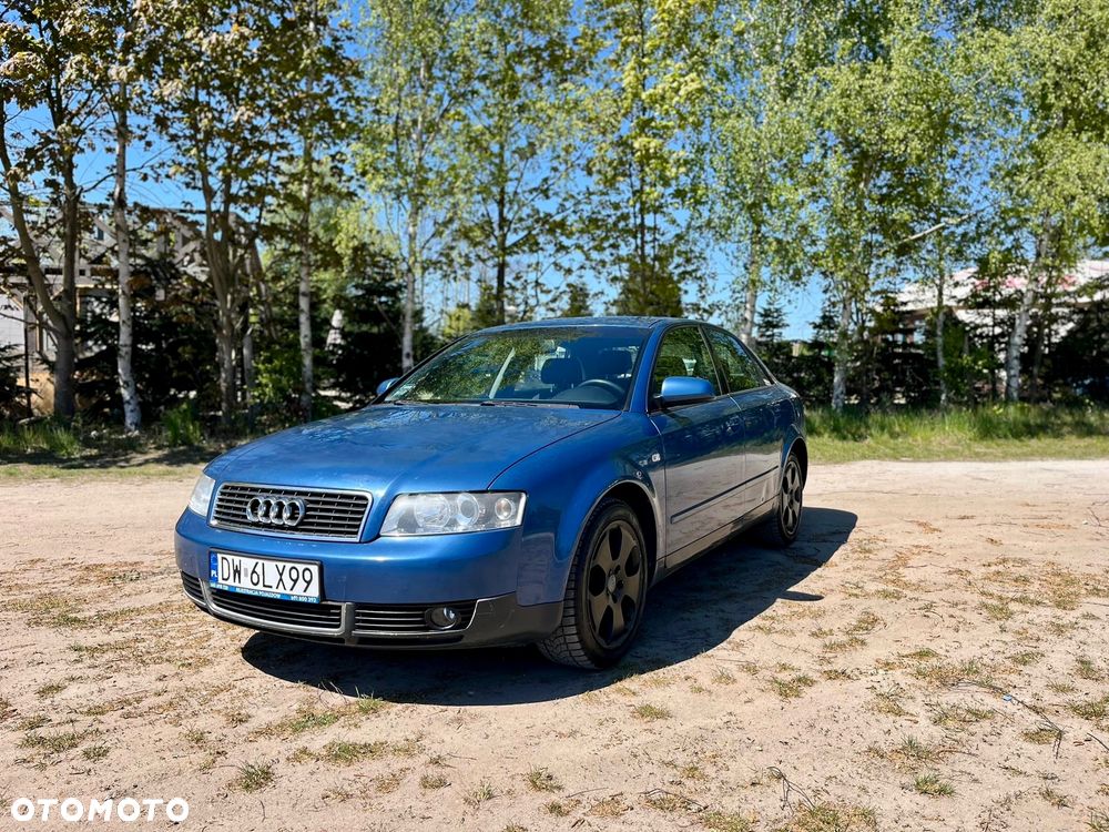 Audi A4 Limousine - 1
