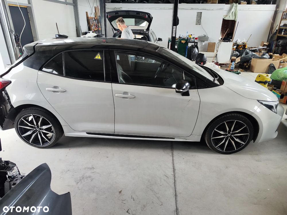 Toyota Corolla 2.0 Hybrid GR Sport - 3