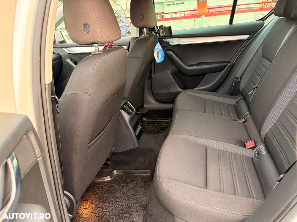 Skoda Octavia 1.5 TSI Ambition - 9