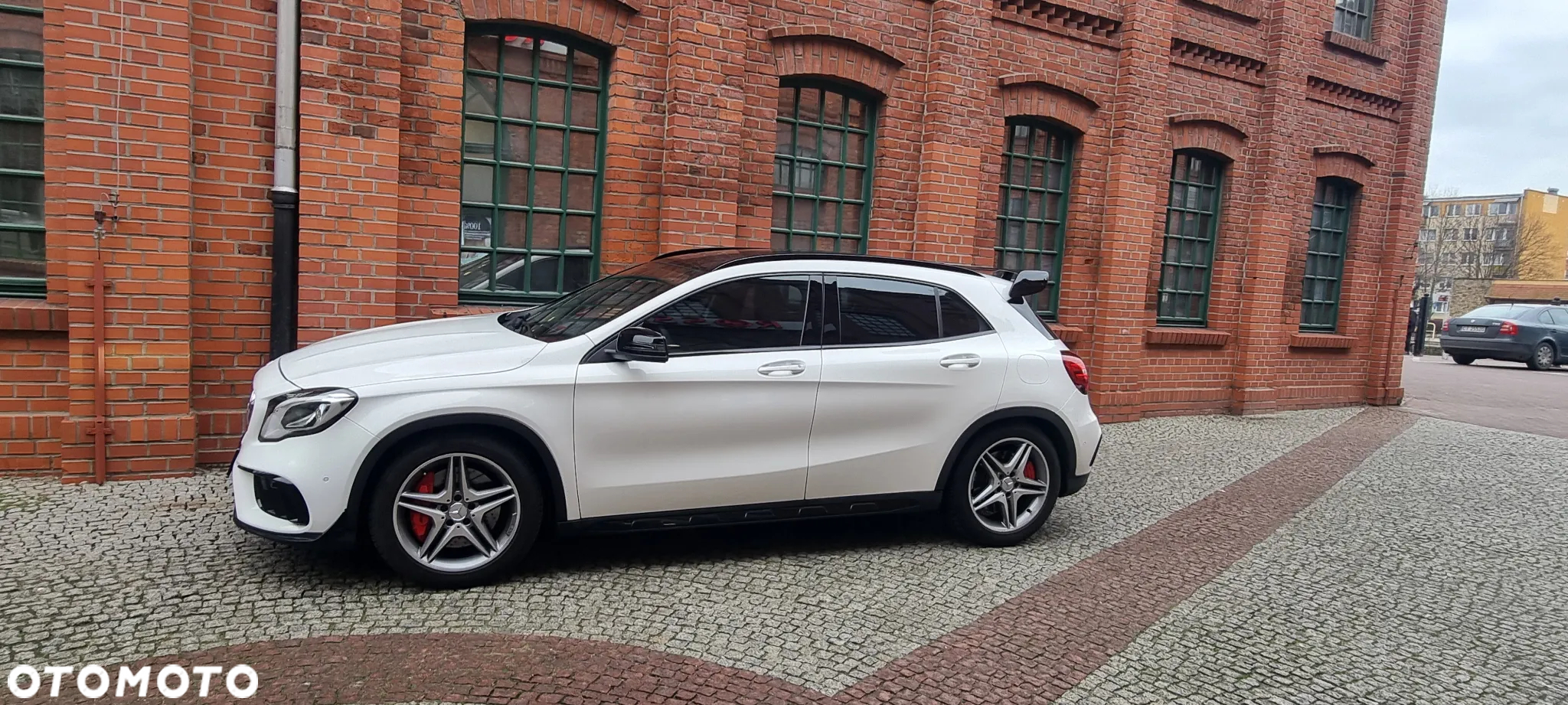 Mercedes-Benz GLA AMG 45 4Matic AMG Speedshift 7G-DCT AMG Night Edition - 28