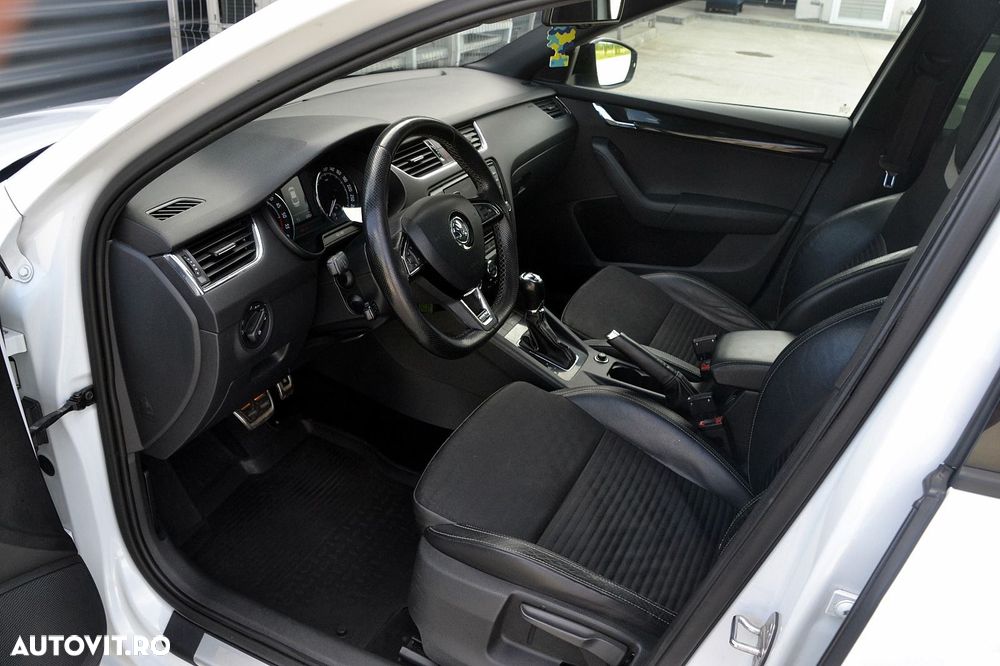 Skoda Octavia 2.0 TDI DSG RS - 17