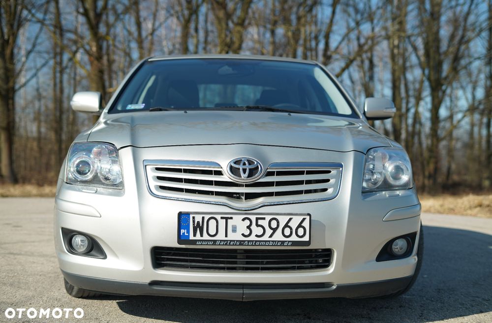 Toyota Avensis - 2