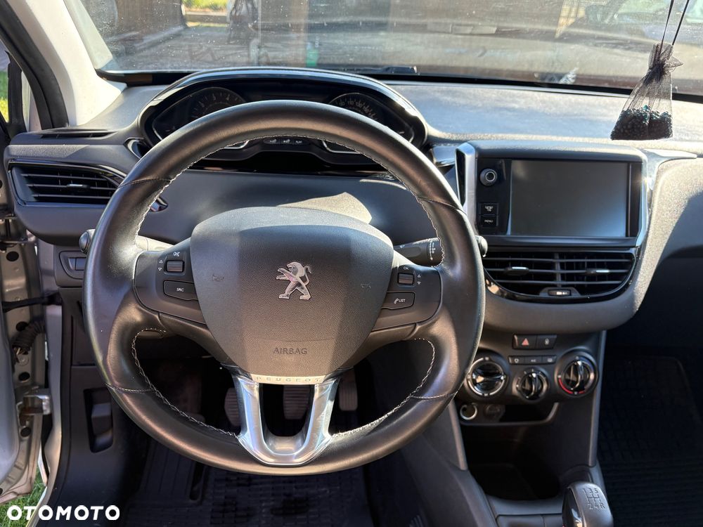 Peugeot 208 - 7