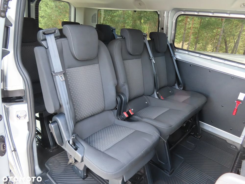 Ford Transit CUSTOM 2.0 TDCi 130 Km L2 Limited Edition W Najbogatszej Wersji Wyposażenia TREND L2H1 LONG Blaszak Furgon 9-Cio Osobowy Stan Jak NOWY POLECAM - 18