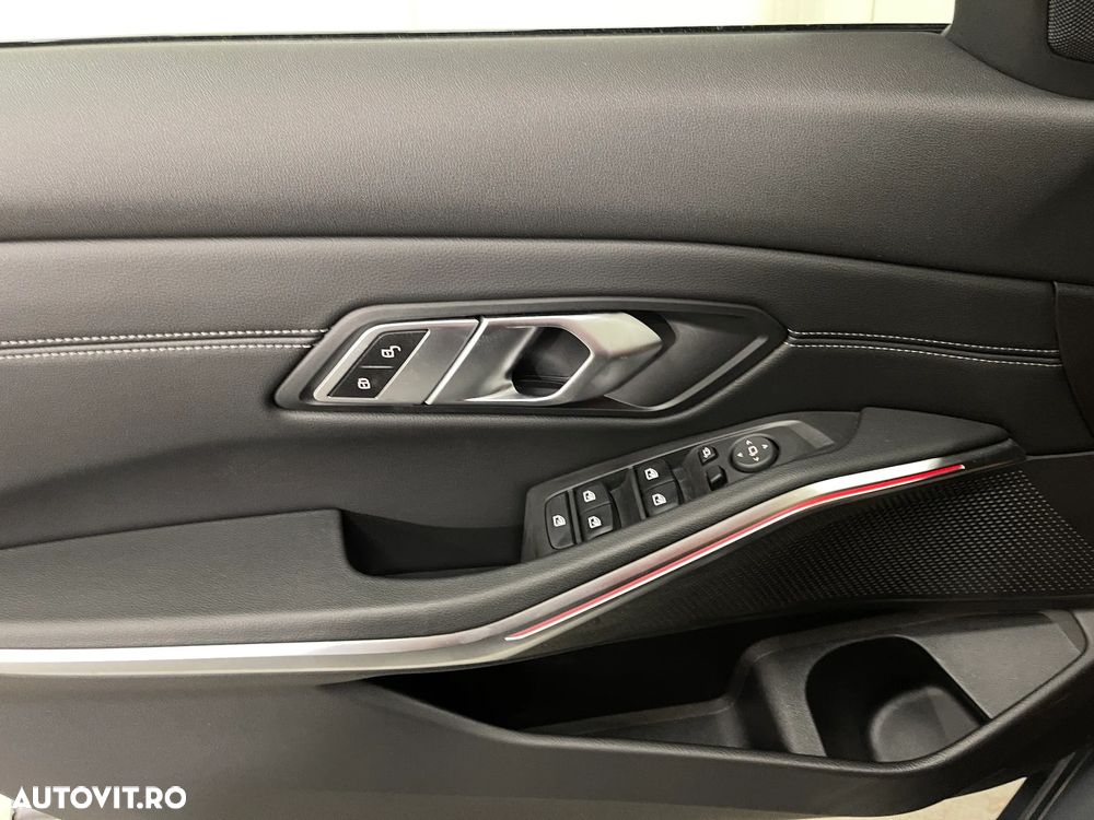 BMW Seria 3 320i xDrive Aut. - 25