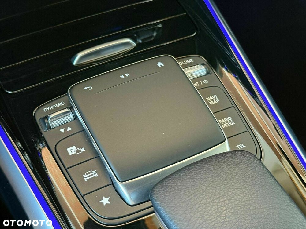 Mercedes-Benz GLB - 30