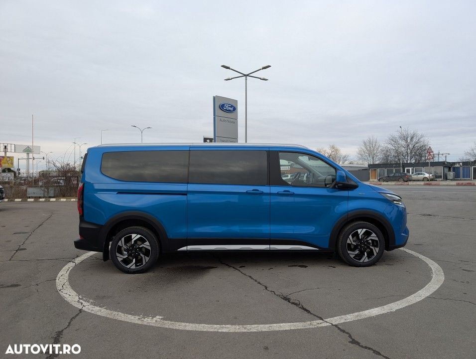 Ford Tourneo Custom - 4