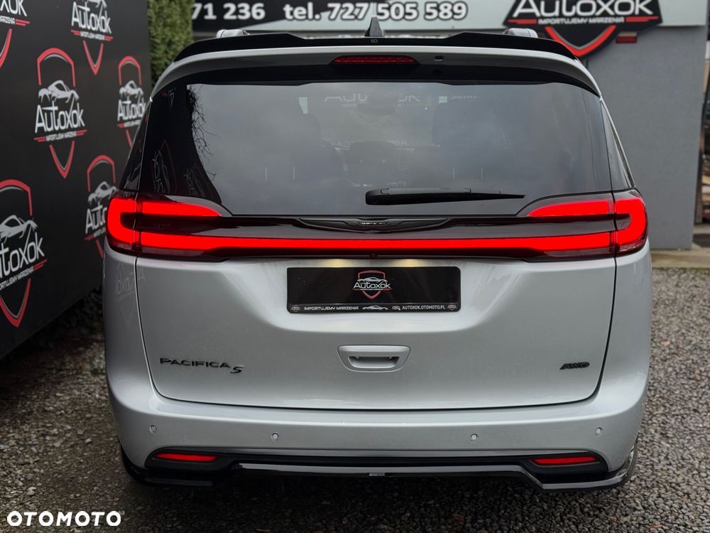 Chrysler Pacifica - 17