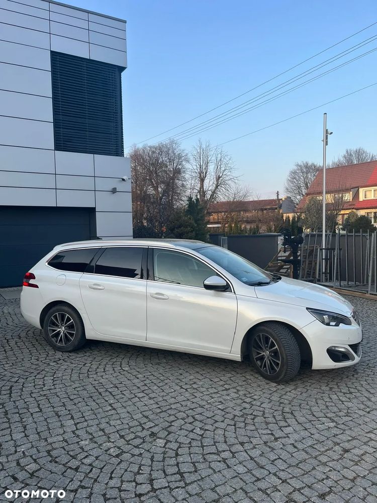 Peugeot 308 1.2 PureTech Allure S&S - 6