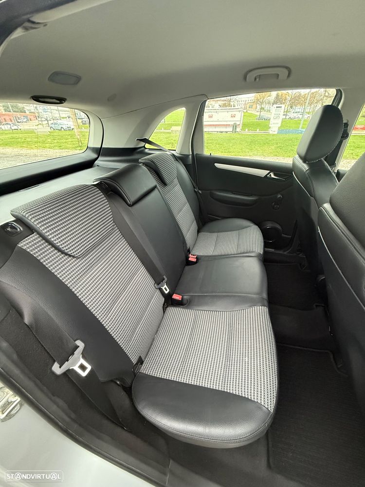 Mercedes-Benz B 180 CDI Autotronic - 13