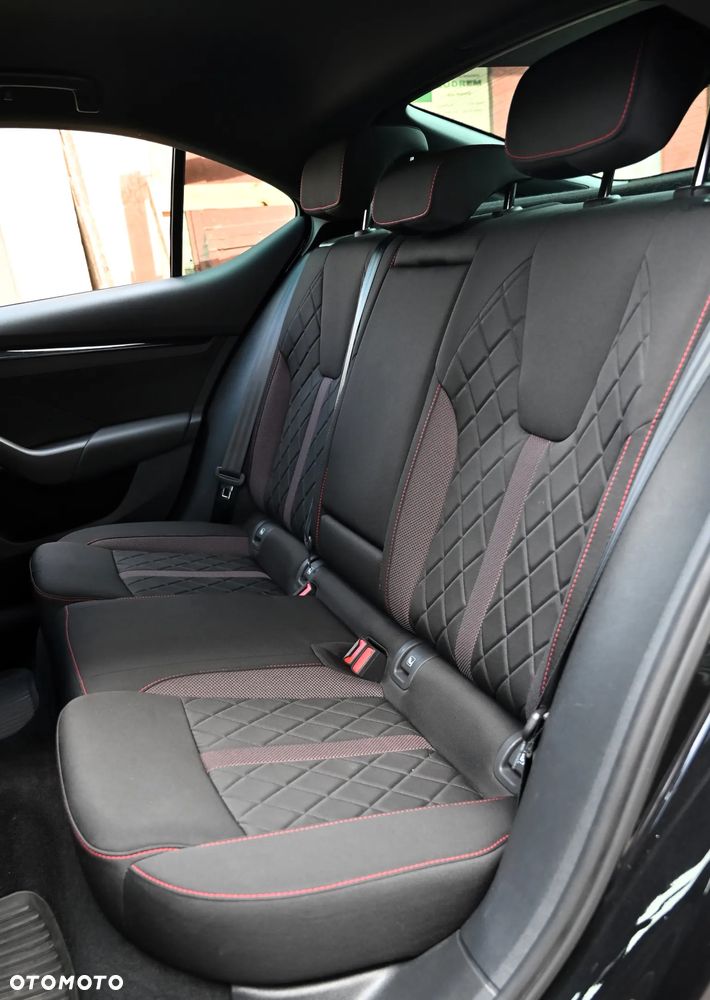 Skoda Octavia 2.0 TDI RS DSG - 36