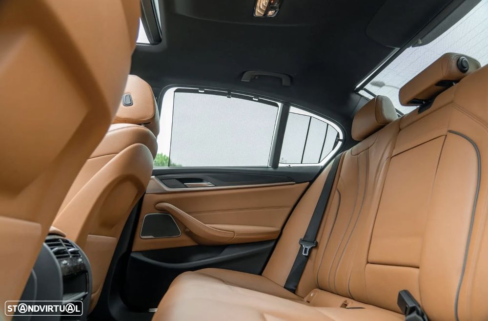 BMW 530 e Pack M - 13