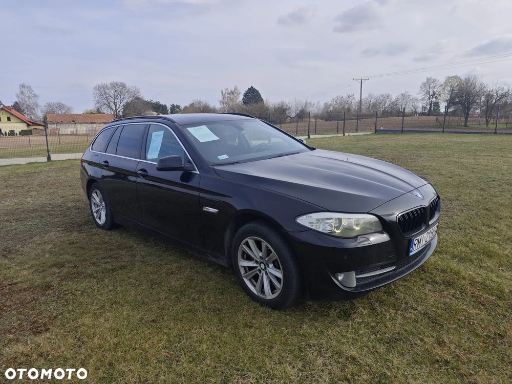 BMW Seria 5 525d xDrive - 2