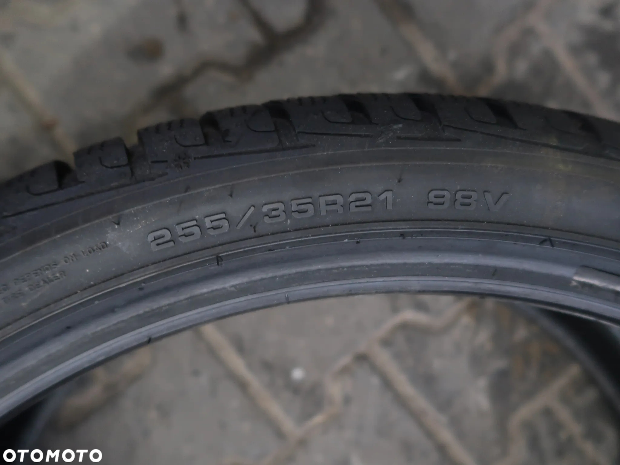 Opona Goodyear Ultra Grip Performance 255/35R21 98V - 3
