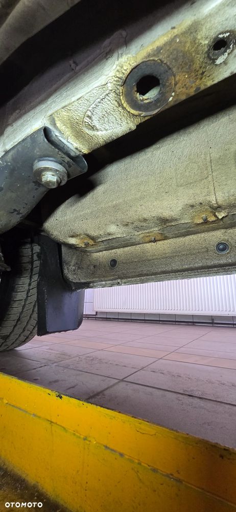 Mercedes-Benz Sprinter - 12