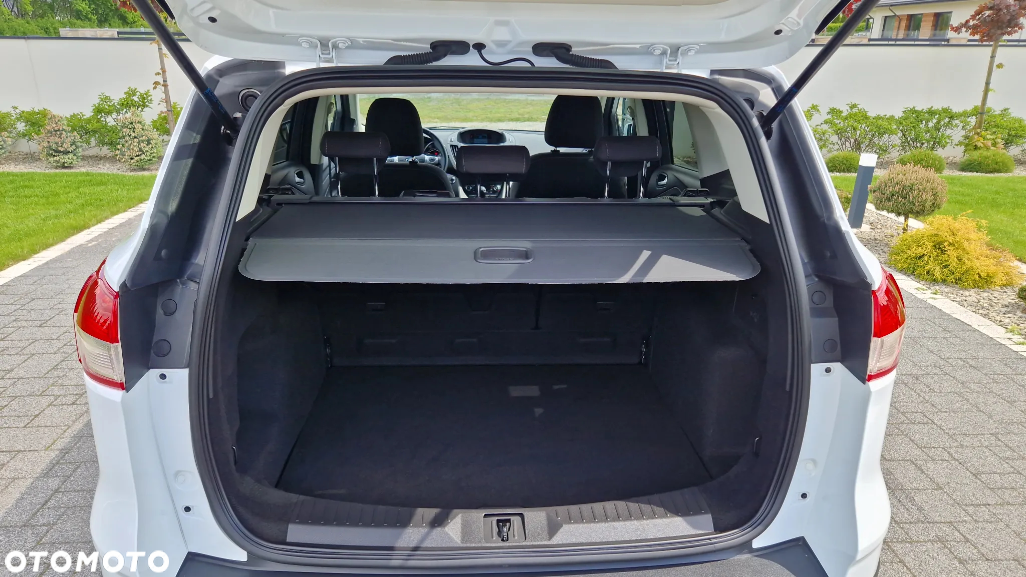 Ford Kuga 2.0 TDCi 2x4 Titanium - 34