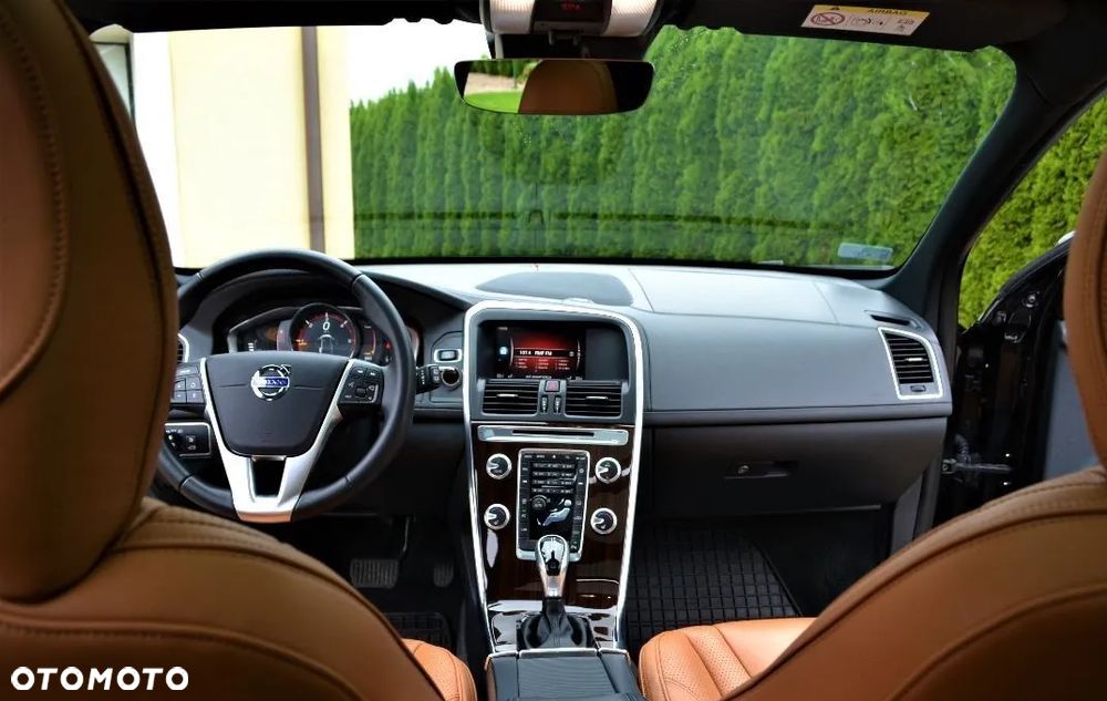 Volvo XC 60 D4 Drive-E Momentum - 3