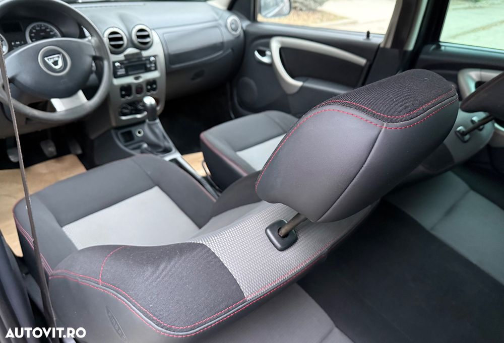 Dacia Duster 1.6 4x2 Laureate - 12