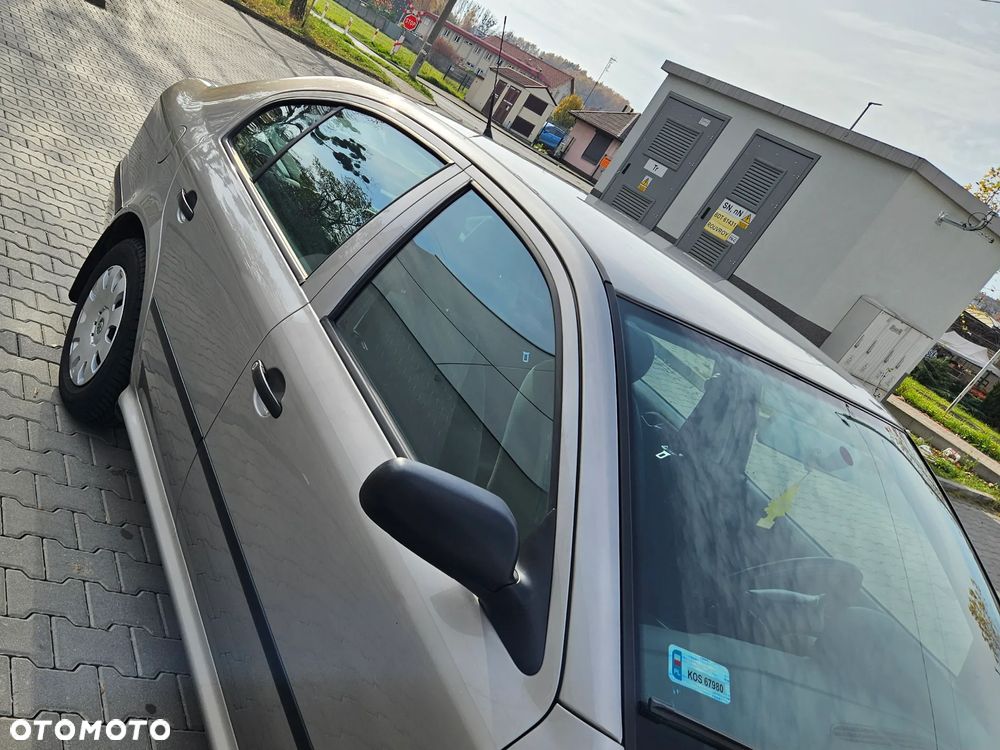 Skoda Octavia 1.4 Tour - 15