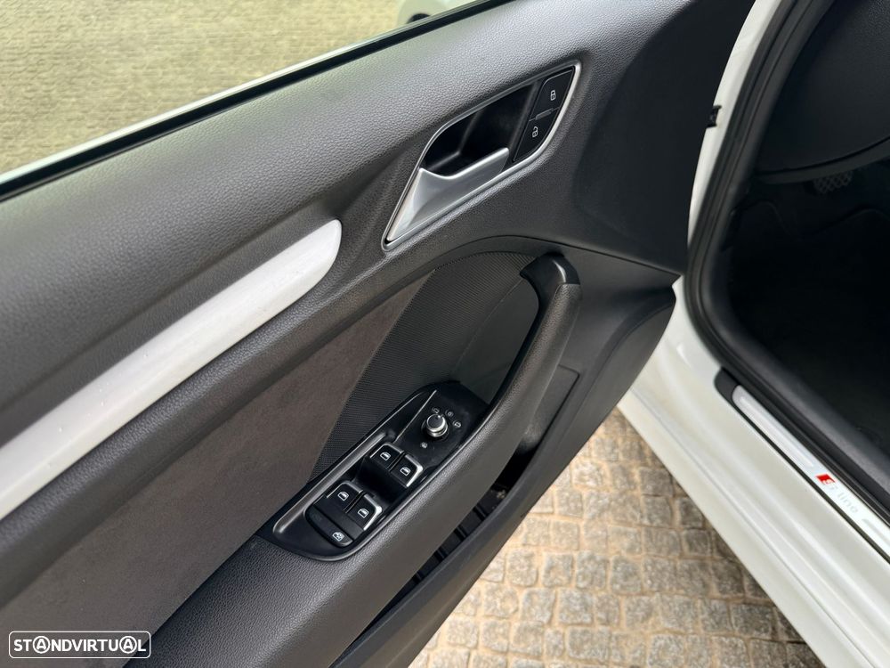 Audi A3 Sportback 1.6 TDI S-line S tronic - 53