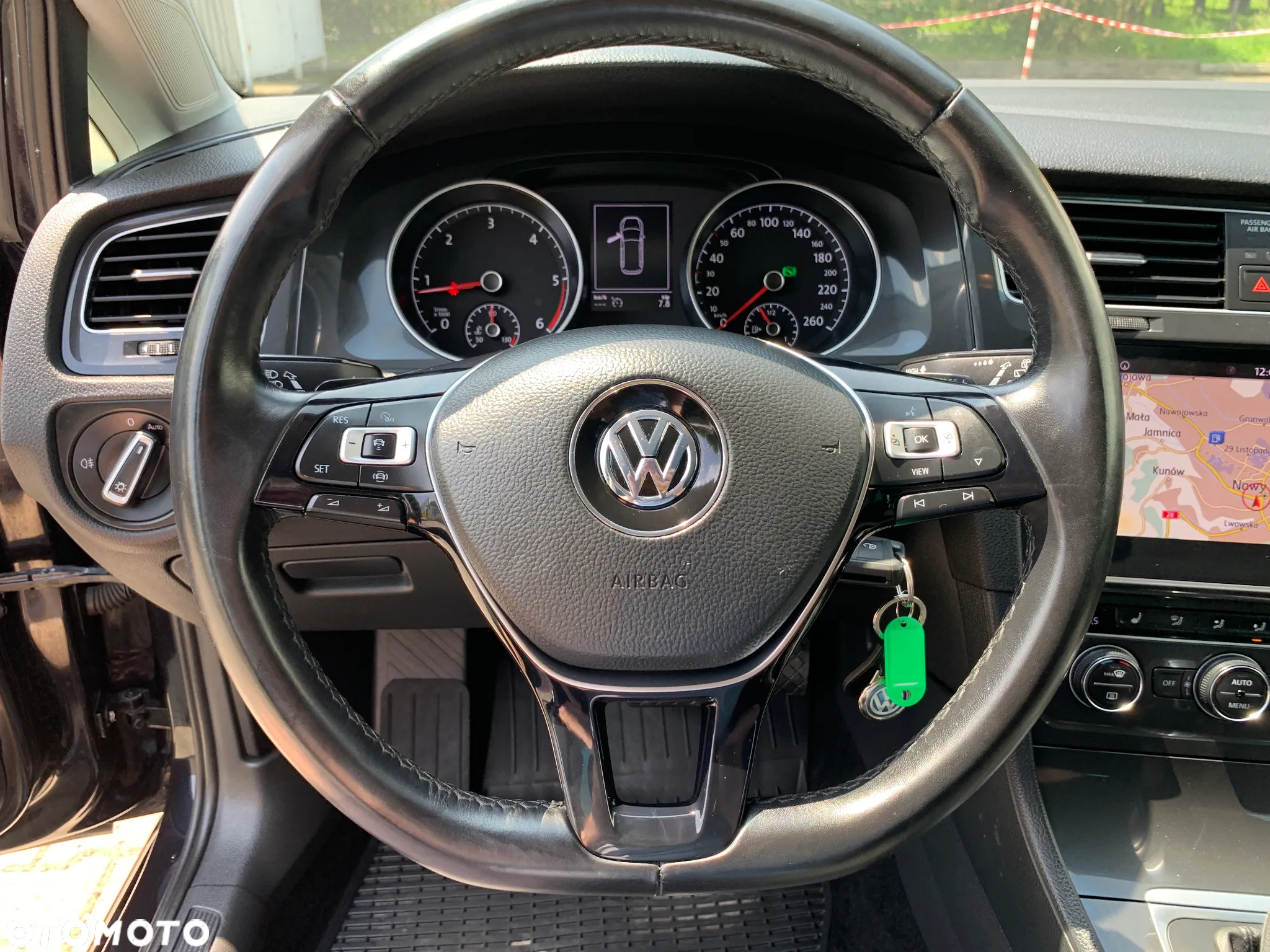 Volkswagen Golf VIII 2.0 TDI R-Line DSG - 16