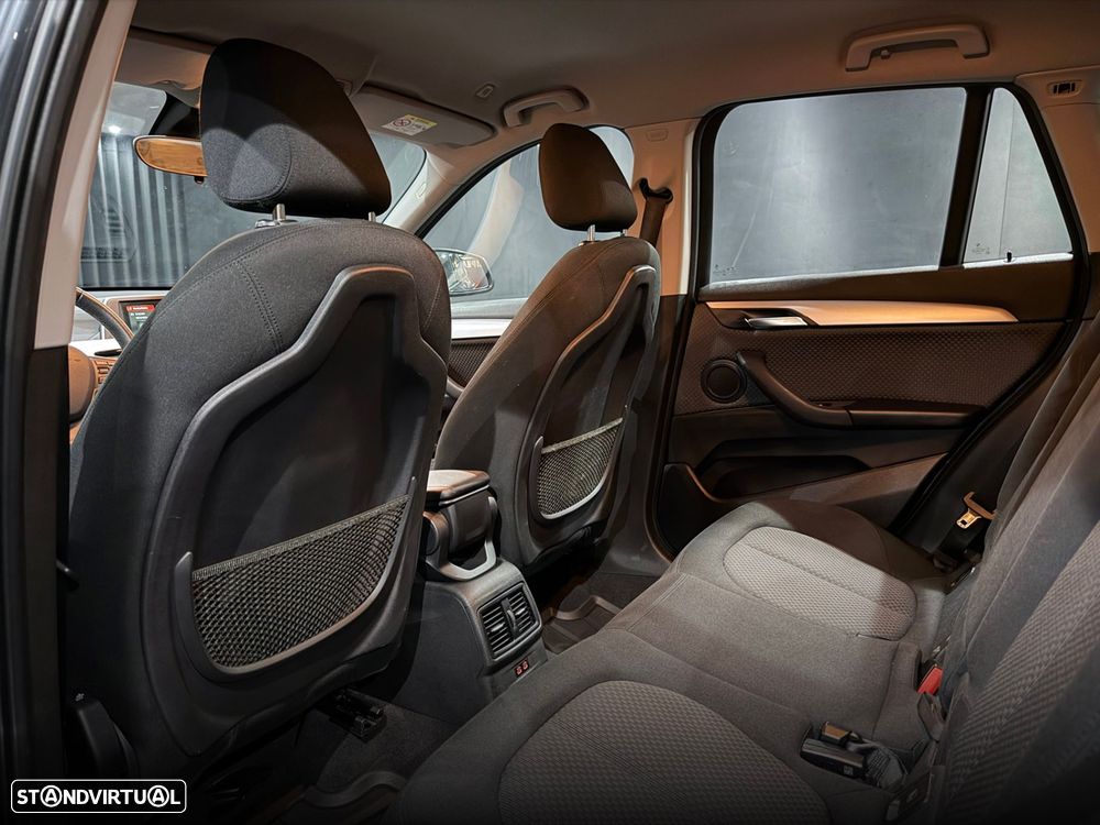 BMW X1 16 d sDrive Auto - 28