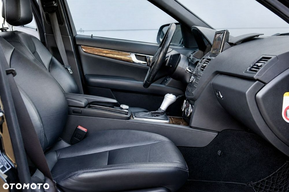 Mercedes-Benz Klasa C 350 7G-TRONIC Avantgarde - 16