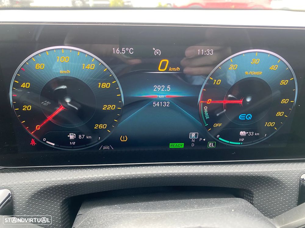 Mercedes-Benz A 250 e AMG Line - 18