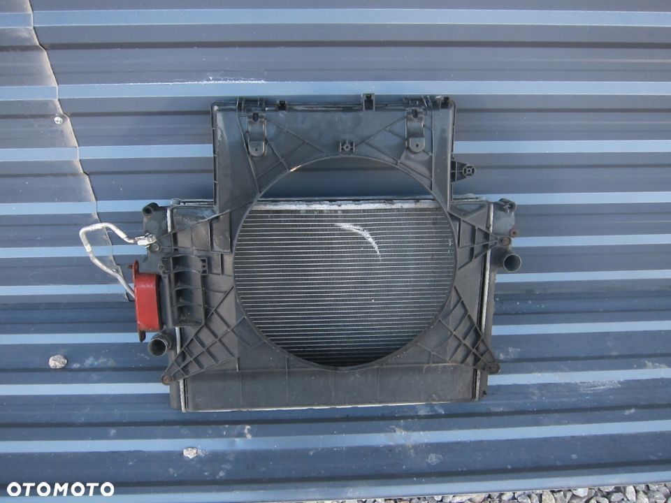 CHŁODNICA WODY KLIMATYZACJI WISKOZY IVECO DAILY - 2