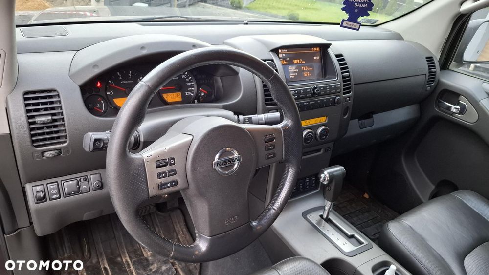 Nissan Navara 2.5 D LE Limited - 11