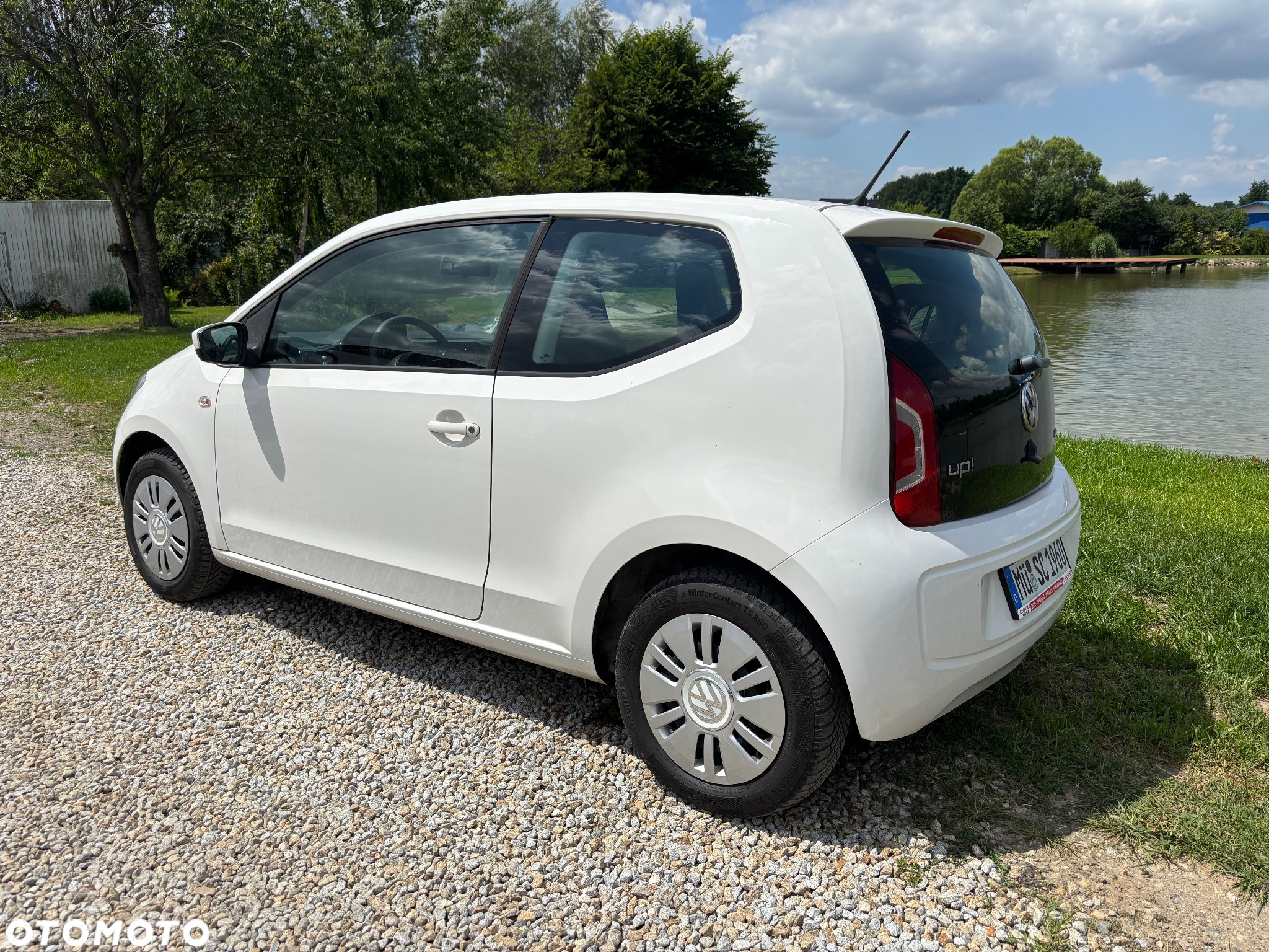 Volkswagen up! (BlueMotion Technology) move - 3