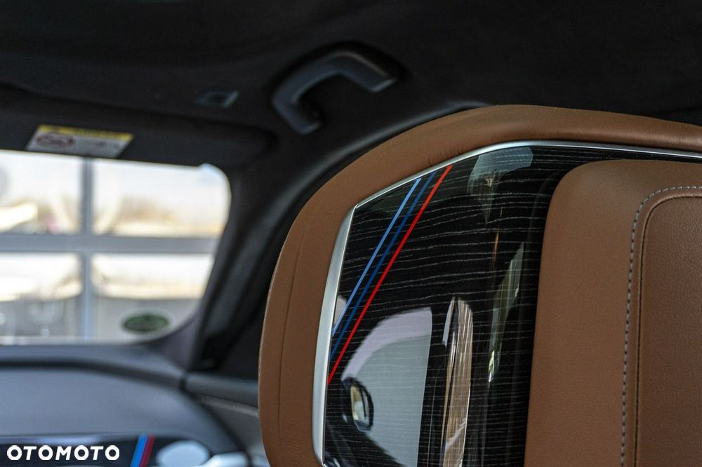 BMW Seria 7 740d xDrive - 23