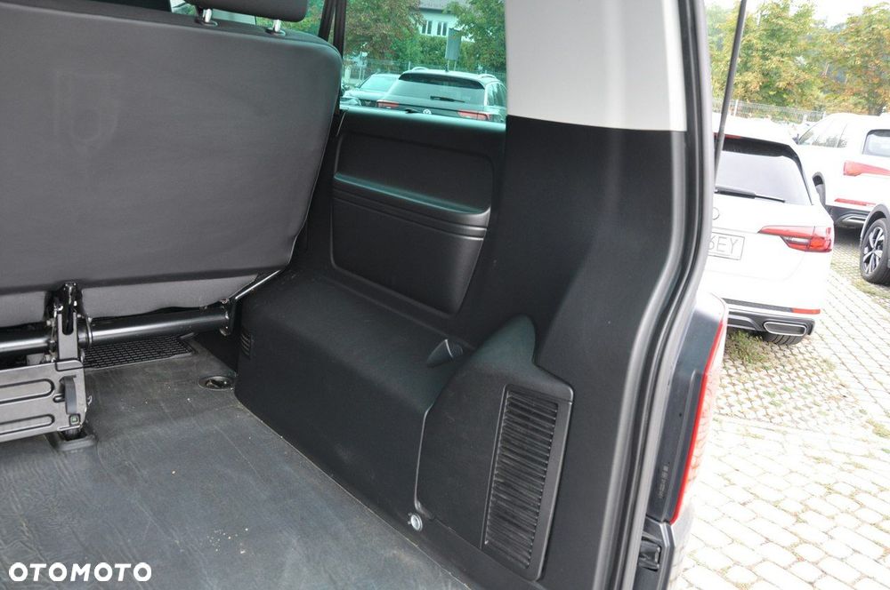 Volkswagen Caravelle - 26