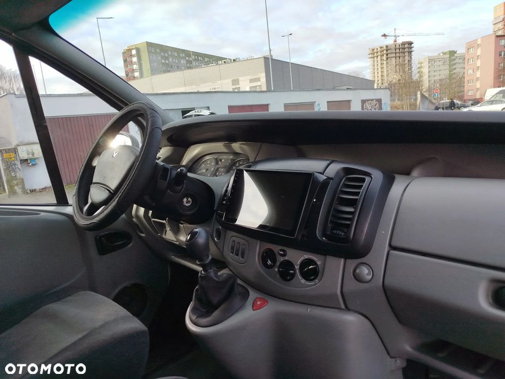 Renault Trafic - 16