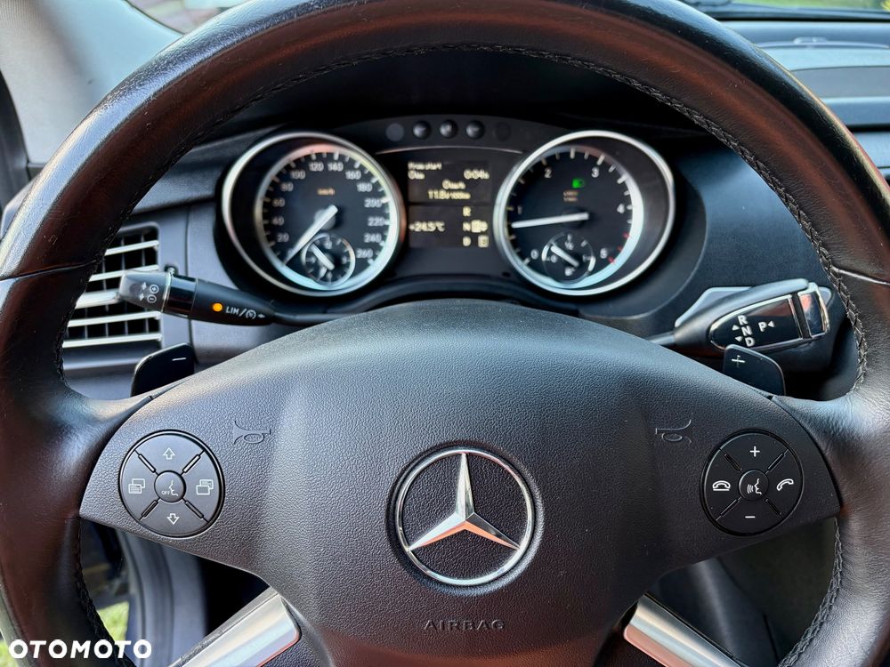 Mercedes-Benz Klasa R - 9
