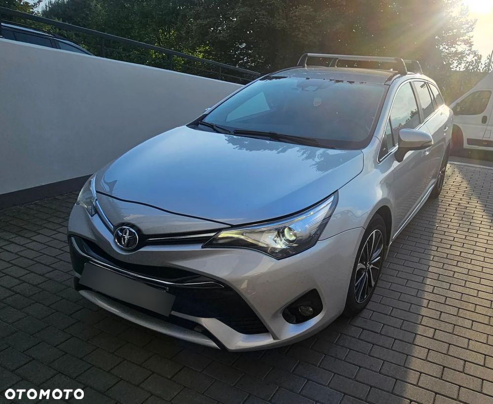 Toyota Avensis 1.8 Premium MS - 33