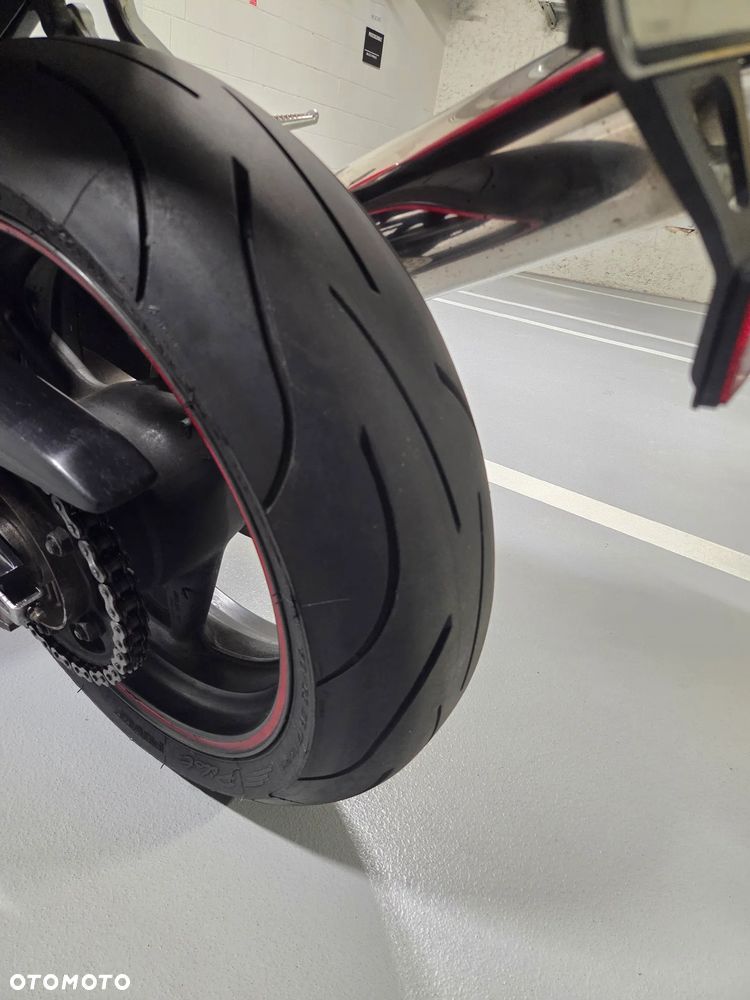 Honda CBR - 9