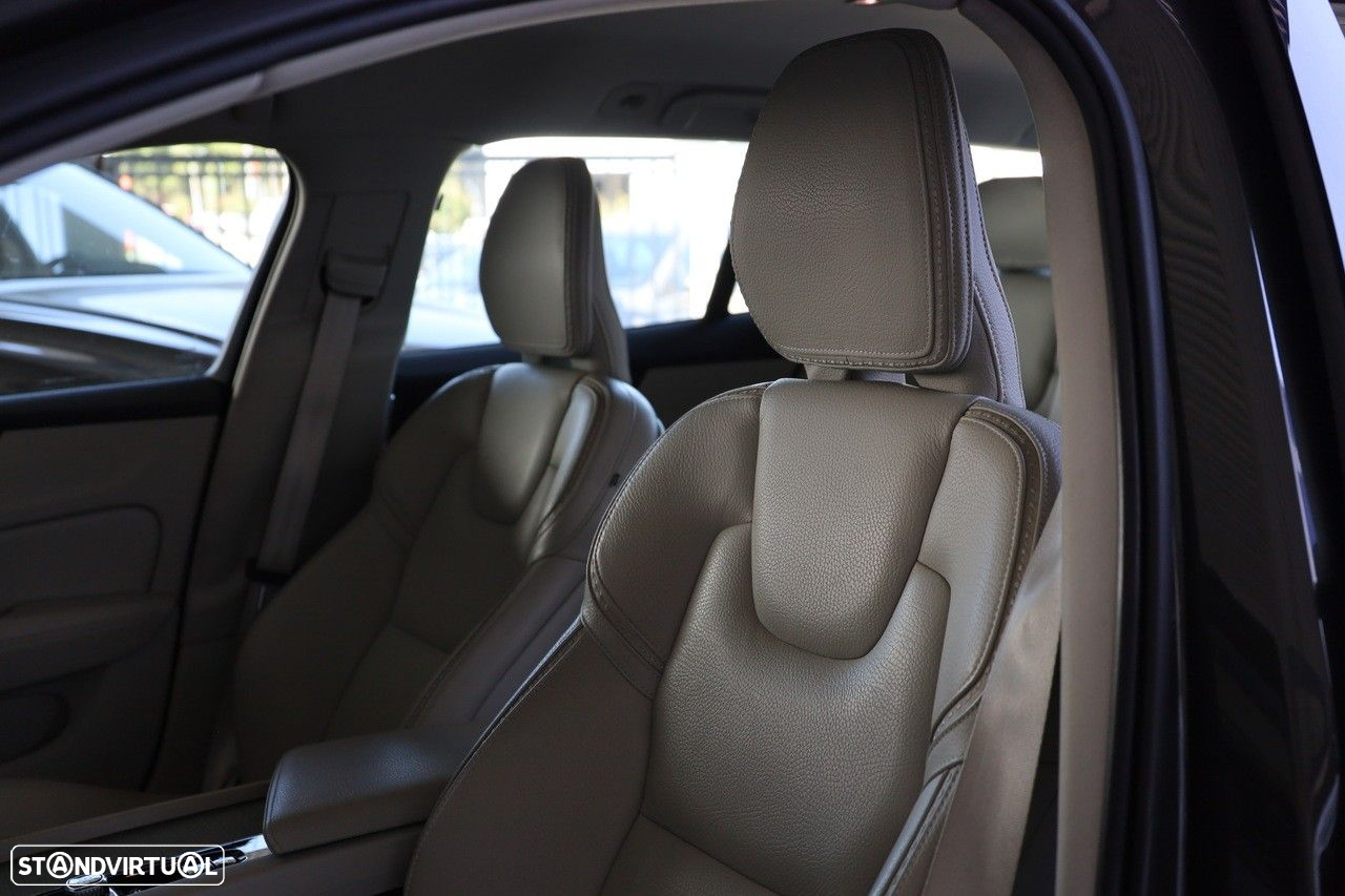 Volvo V60 Cross Country 2.0 D4 Momentum Geartronic - 10