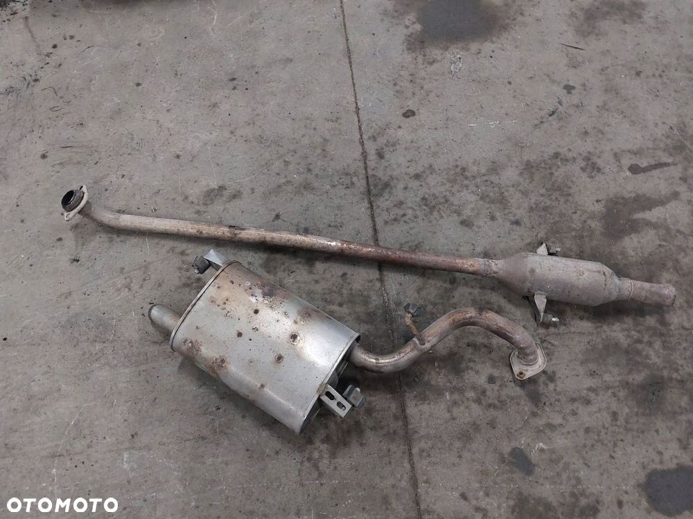 TŁUMIK WYDECH ŚRODKOWY + KOŃCOWY TOYOTA COROLLA VERSO II 2.0 D4D - 3