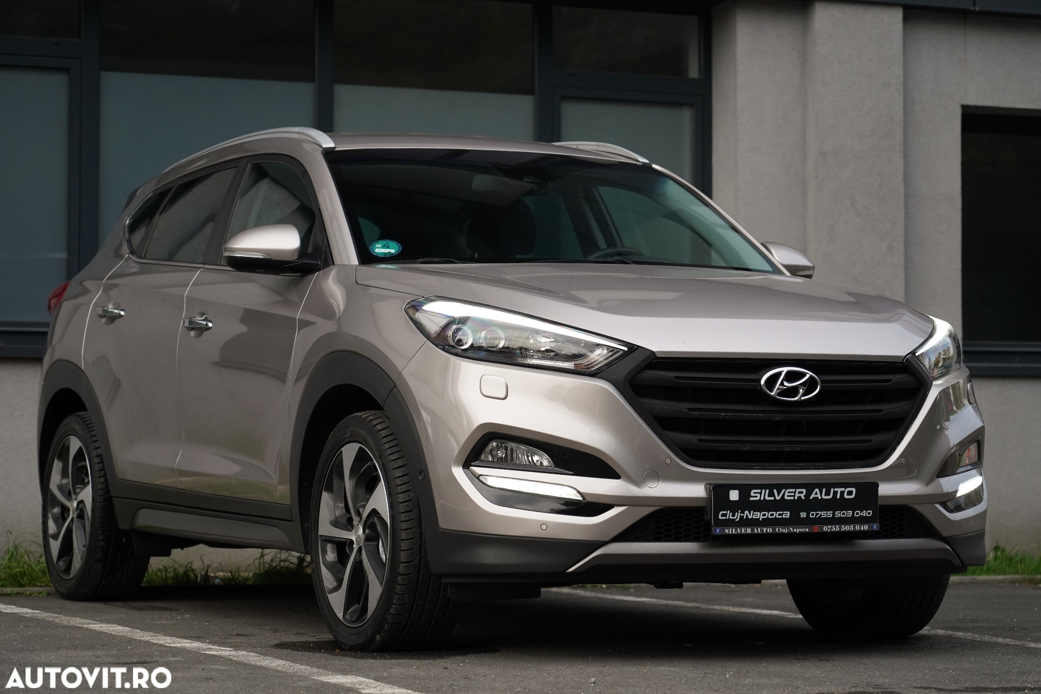 Hyundai Tucson 2.0 CRDI 4WD 6AT Premium+ - 19