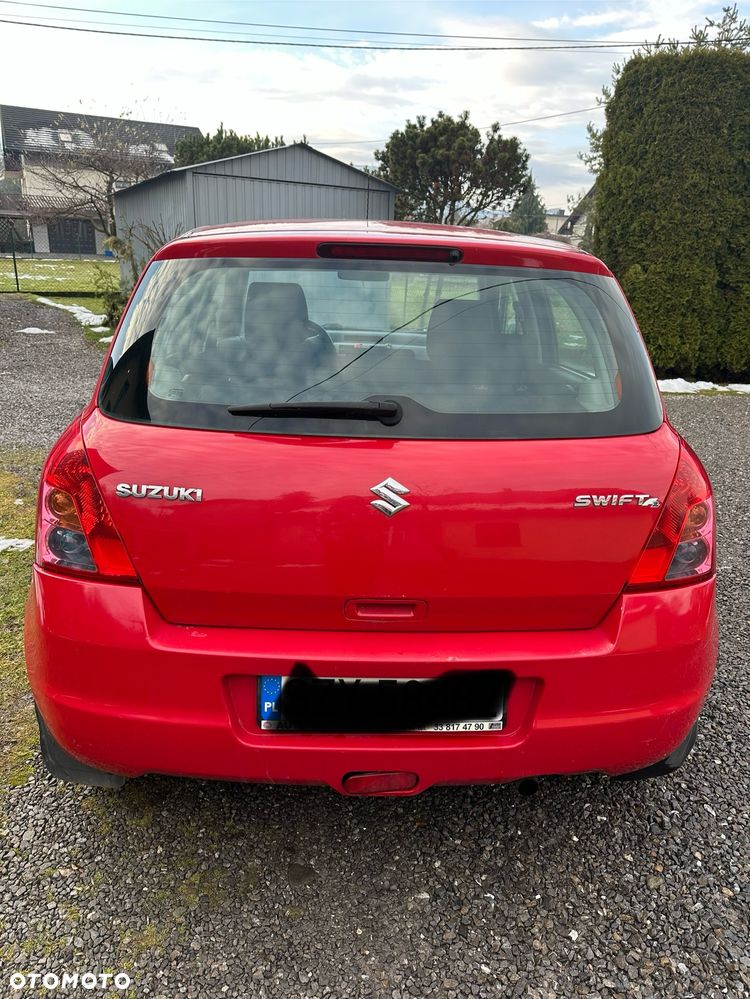 Suzuki Swift - 4