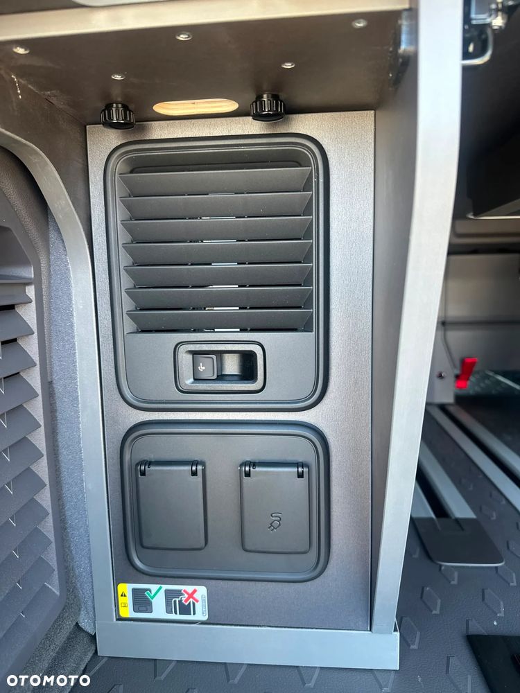 Volkswagen California - 12