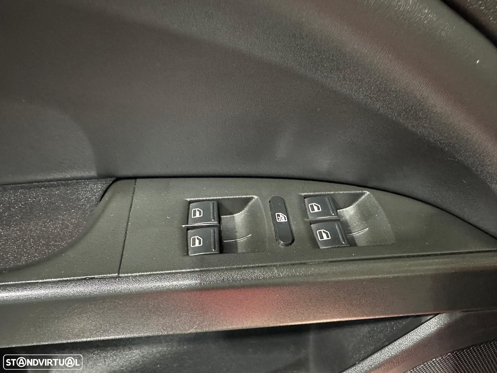 SEAT Leon 2.0 TDI FR DPF - 47