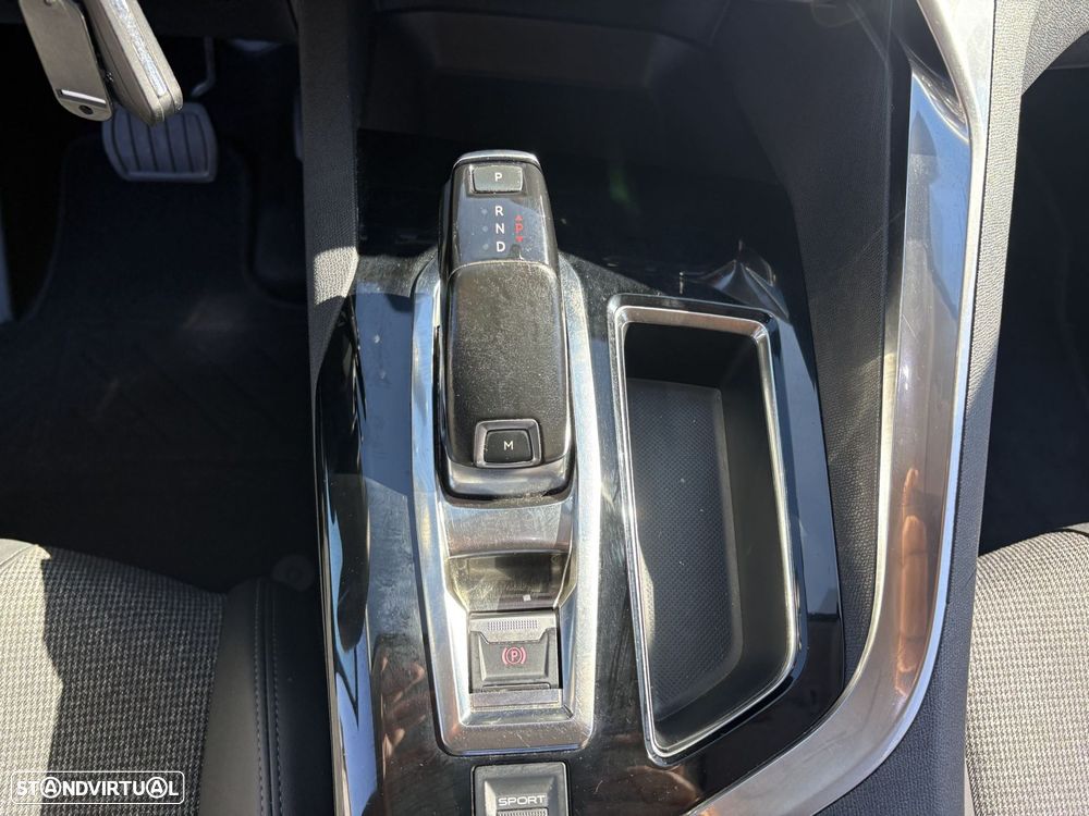 Peugeot 3008 1.2 PureTech Allure EAT8 - 22