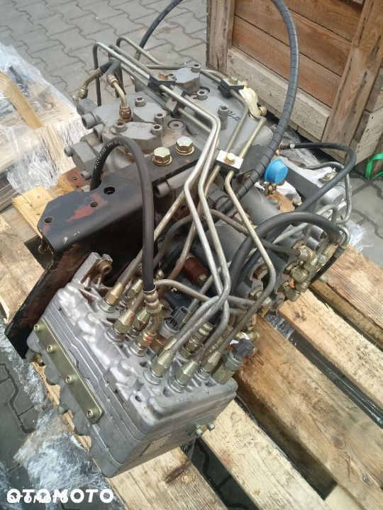 Rozdzielacz Hitachi 210W C0400-60009 05-09 1050 4486321 - 3