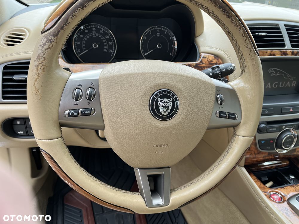 Jaguar XK 4.2 - 28