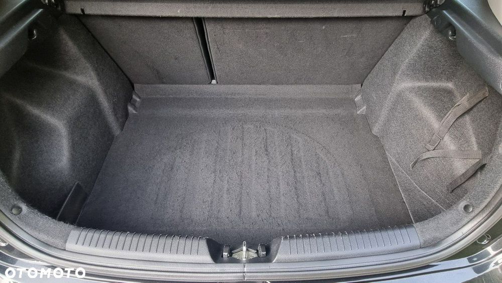 Kia Ceed - 16