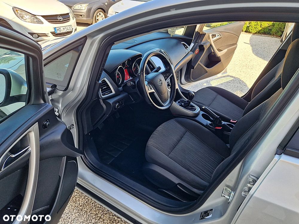 Opel Astra 1.4 Turbo 150 Jahre - 5